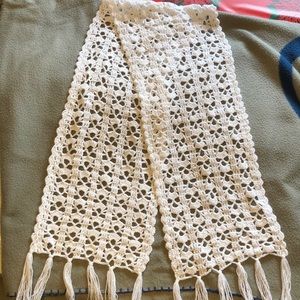 Knitted scarf for girls